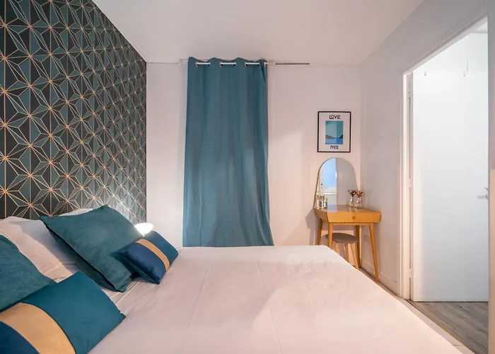 Spacious Family Apartment Near Bastille & Marais アパート パリ